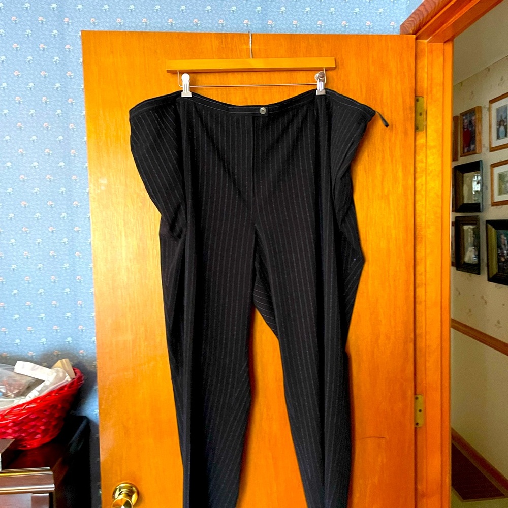 4X (30/32W) Catherine’s Black Pinstriped Pants